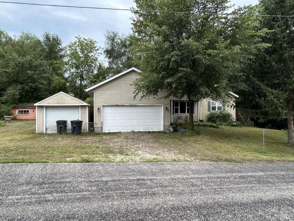 W5123 Wisconsin DRIVE, Elkhorn, WI 53121
