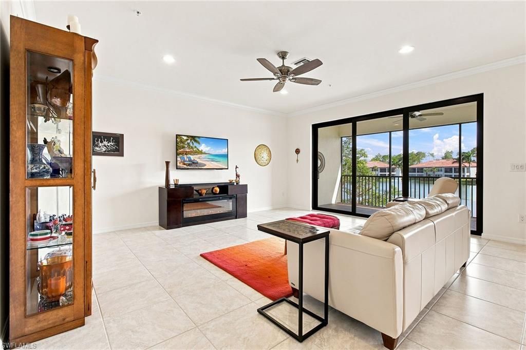 15157 Palmer Lake Cir, Unit 202, Naples, FL 34109 Photo