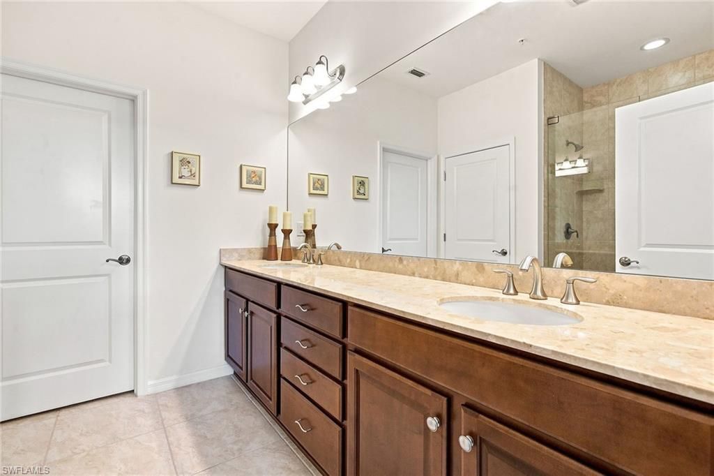 15157 Palmer Lake Cir, Unit 202, Naples, FL 34109 Photo