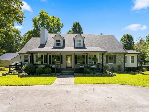 1032 Trainer Ave, Burns, TN 37029