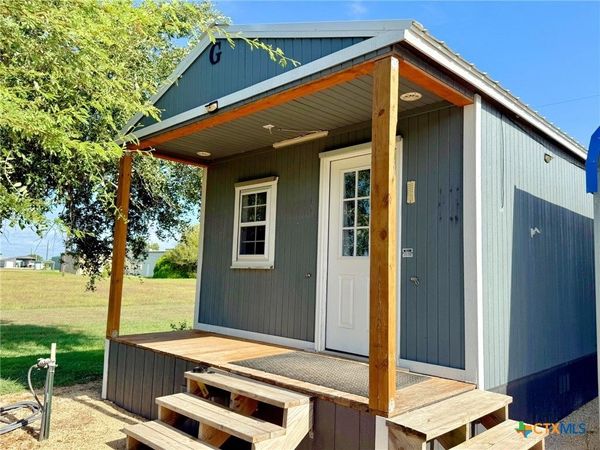1112 W Houston Avenue, Seadrift, TX 77983