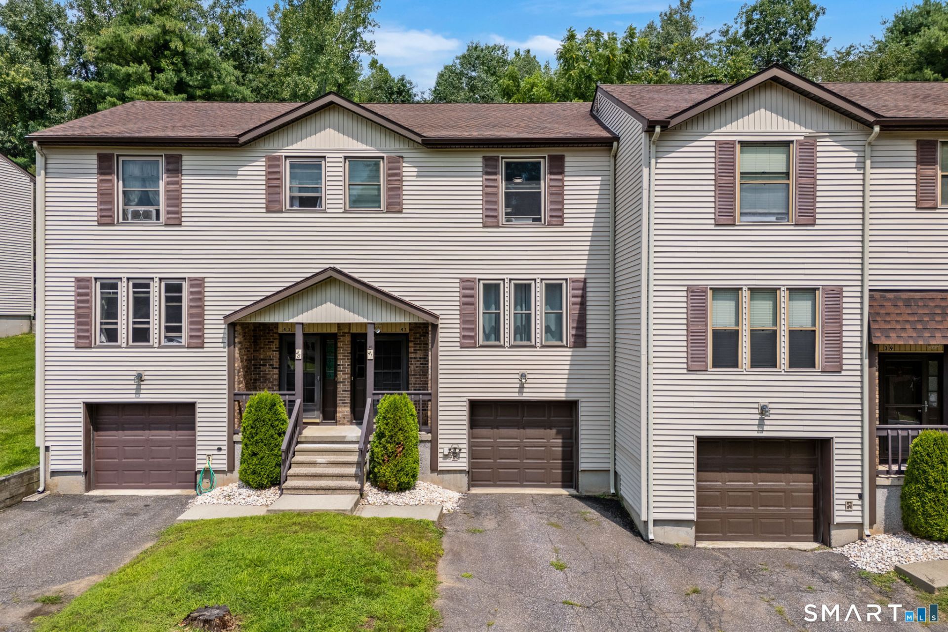 41 Country Hill, Unit 41, Naugatuck, CT 06770 Main Photo