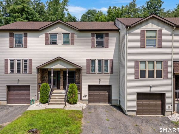 41 Country Hill, Unit 41, Naugatuck, CT 06770