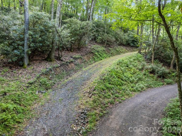 000 Wagon Trail Road, Maggie Valley, NC 28751