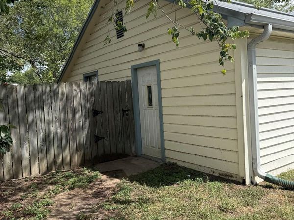 231 E Live Oak ST, Unit B, La Grange, TX 78945