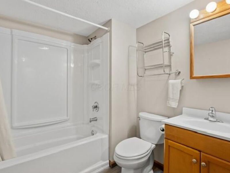 6 Ashton Drive , Ashville, OH 43103 Photo 33