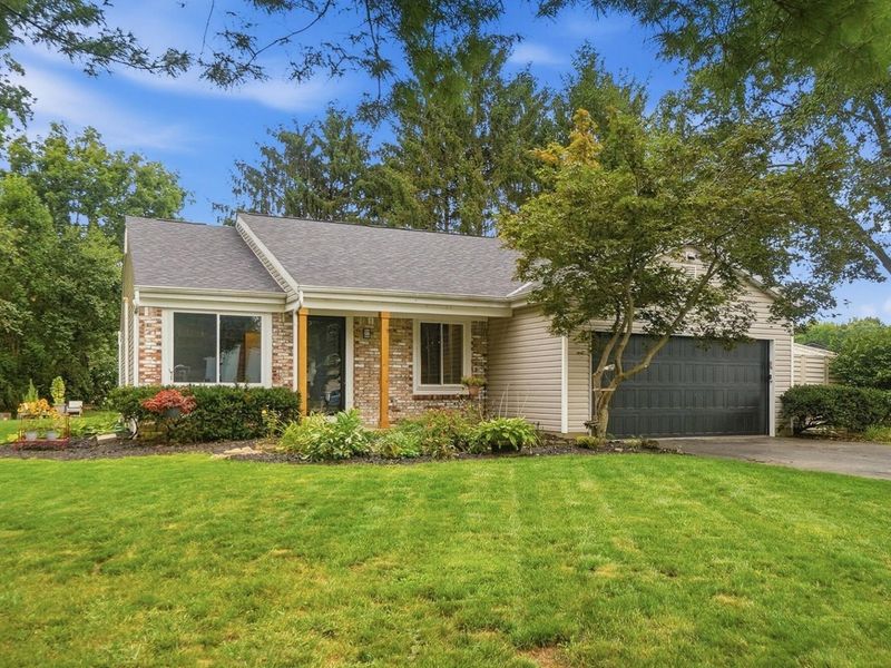 525 Saulsbury Court, Columbus, OH 43230 Photo 2