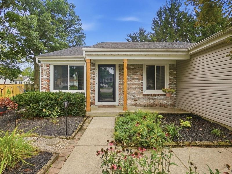 525 Saulsbury Court, Columbus, OH 43230 Photo 3