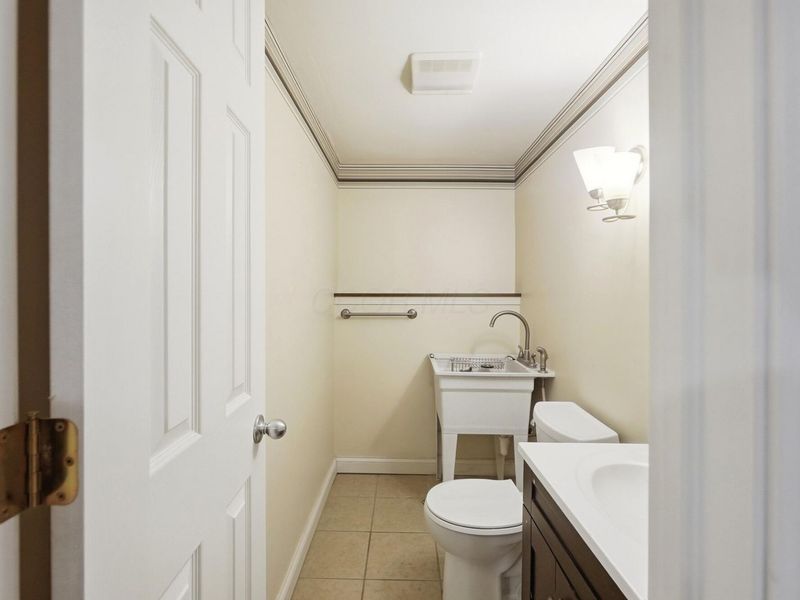 525 Saulsbury Court, Columbus, OH 43230 Photo 38
