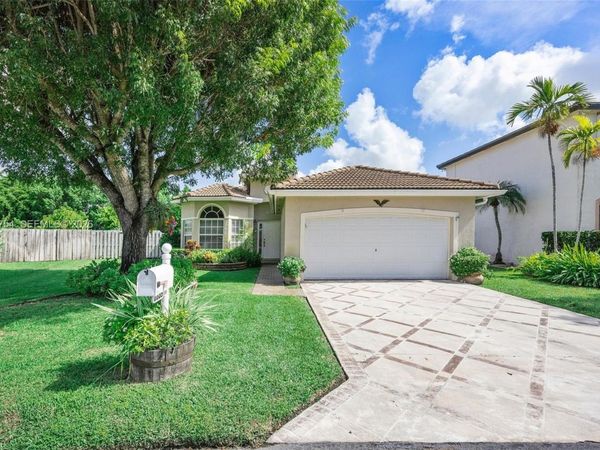 2835 SE 4th Pl , Homestead, FL 33033