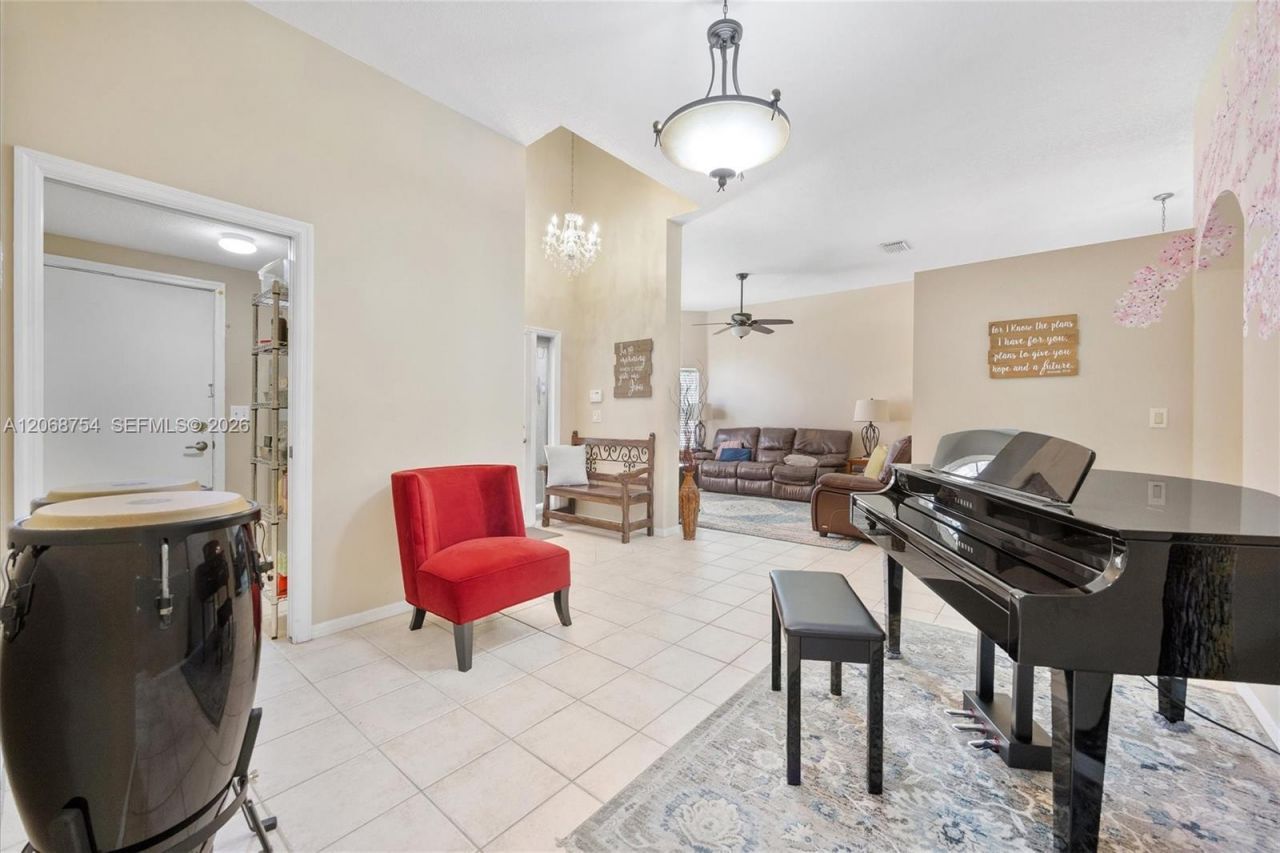 2835 SE 4th Pl , Homestead, FL 33033 Photo