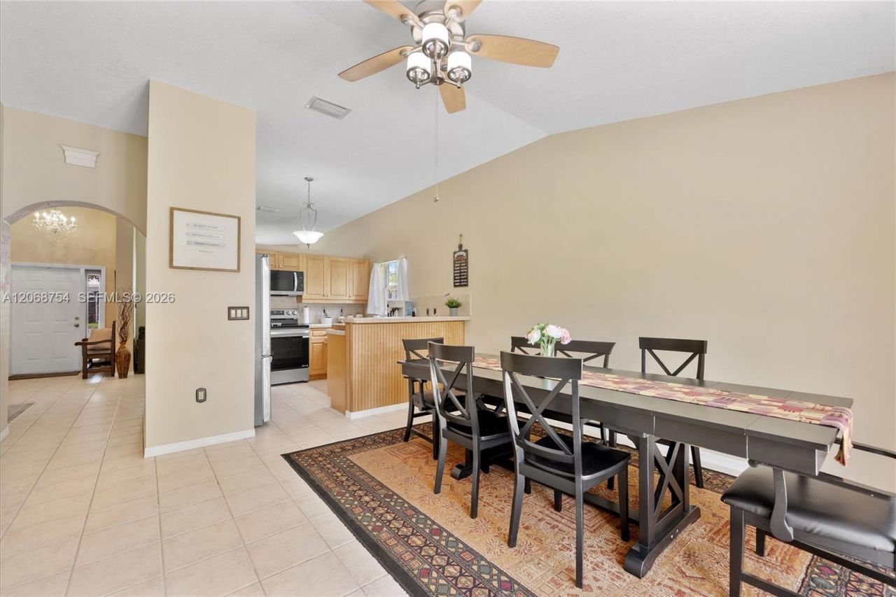 2835 SE 4th Pl , Homestead, FL 33033 Photo