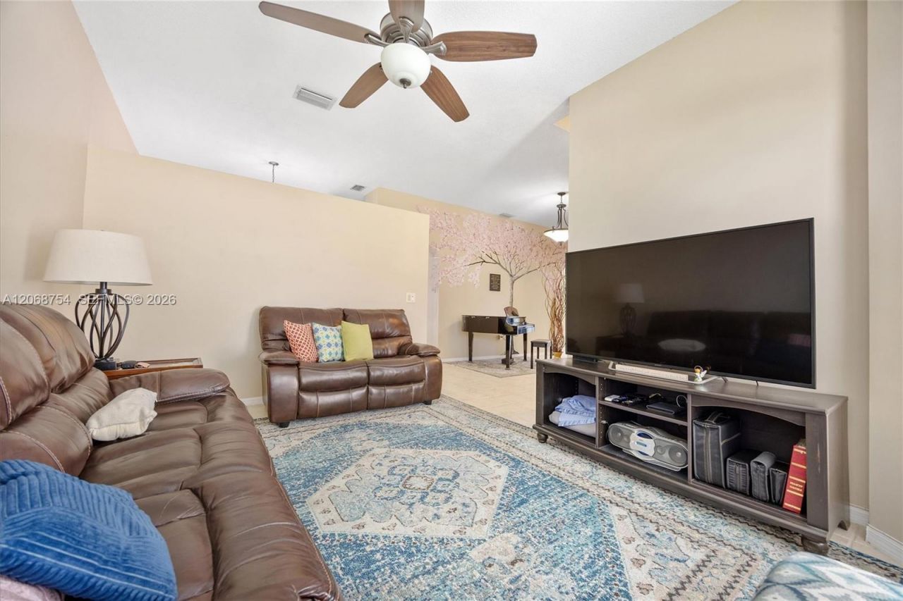 2835 SE 4th Pl , Homestead, FL 33033 Photo