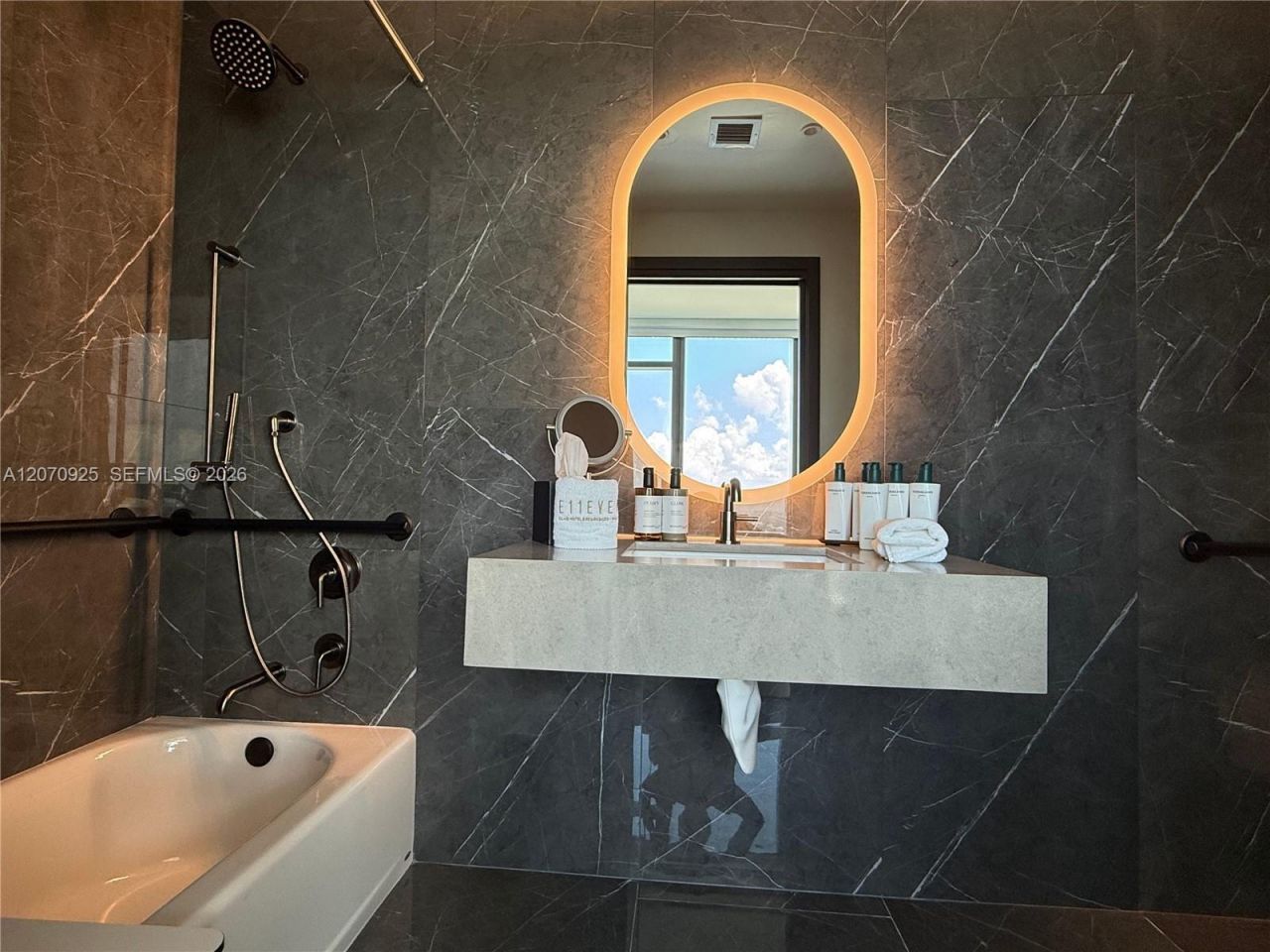 20 NE 11 Street , Unit 3605, Miami, FL 33132 Photo