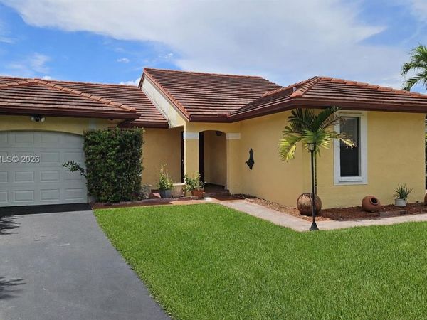 7142 SW 103rd Ct Cir, Miami, FL 33173