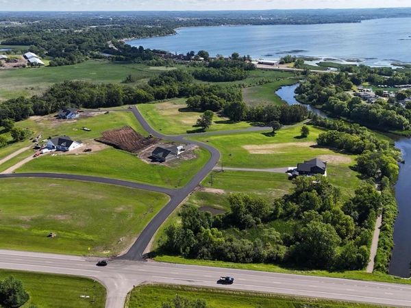 18 Branch Creek Road , Detroit Lakes, MN 56501