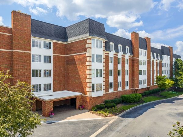 50 Lake Boulevard, Unit 635, Buffalo Grove, IL 60089