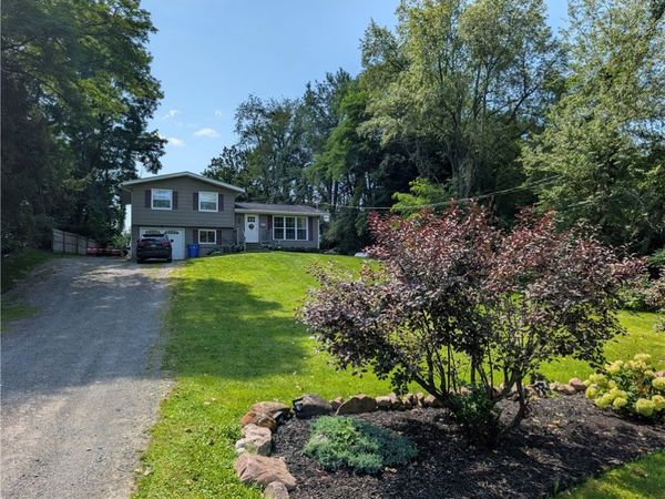 16498 4th Section Road , Holley, NY 14470