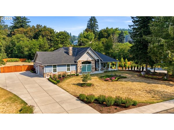 315 SANTIAM POINTE LOOP, Mill City, OR 97360
