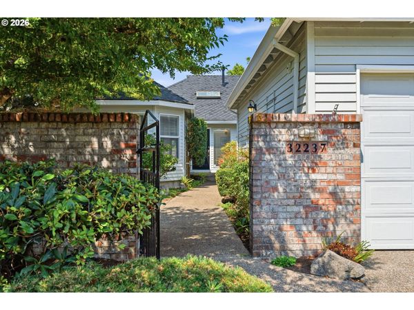 32237 SW LAKE DR, Wilsonville, OR 97070