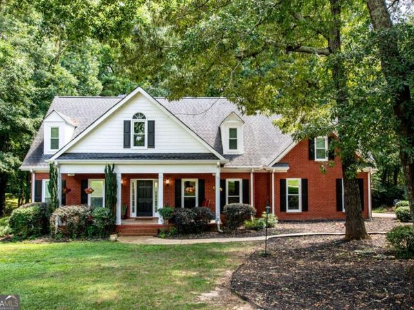 1011 Lakeside Court, Bishop, GA 30621