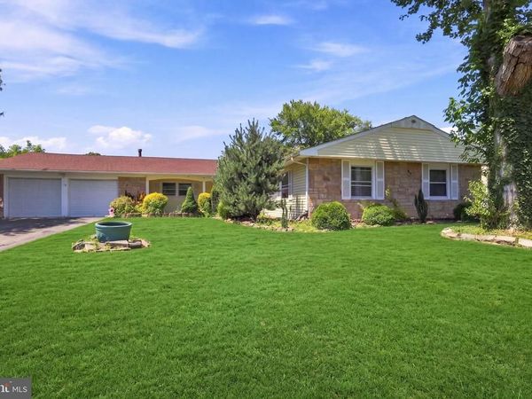 16 TERRELL LANE, WILLINGBORO, NJ 08046