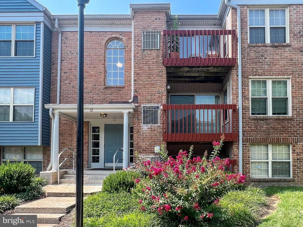 12 CLOVERWOOD, ESSEX, MD 21221