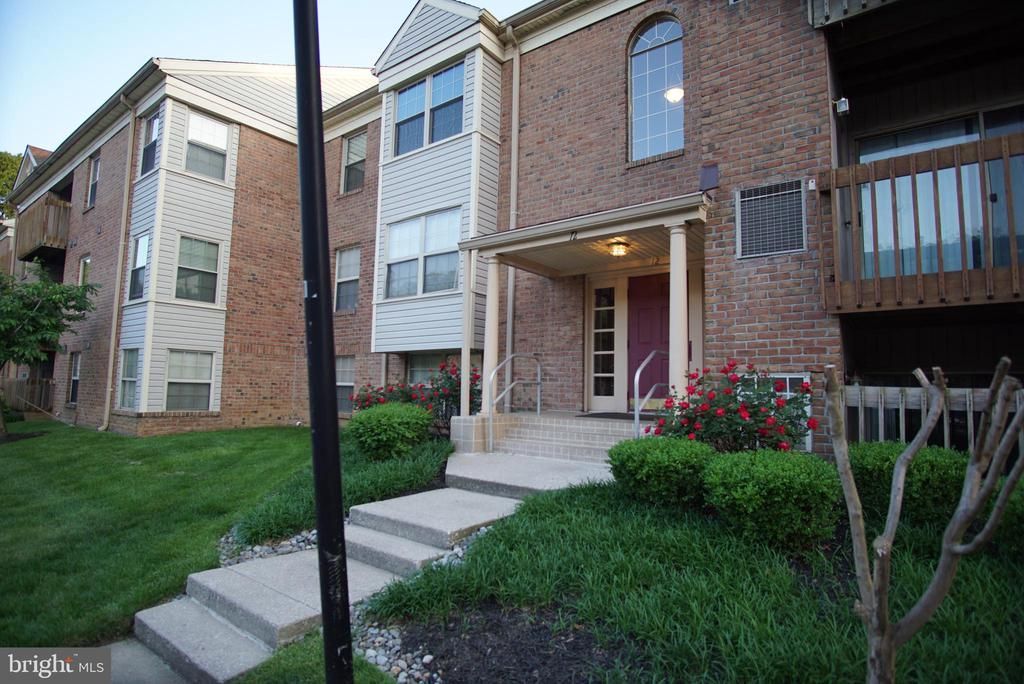 12 CLOVERWOOD , ESSEX, MD 21221