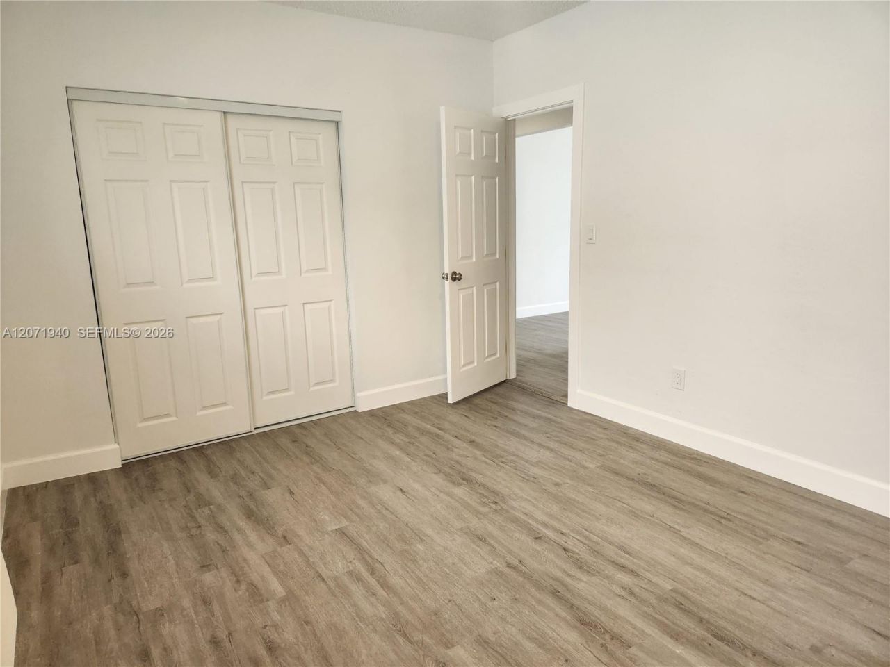 1239 Marseille Dr , Unit 4, Miami Beach, FL 33141 Photo