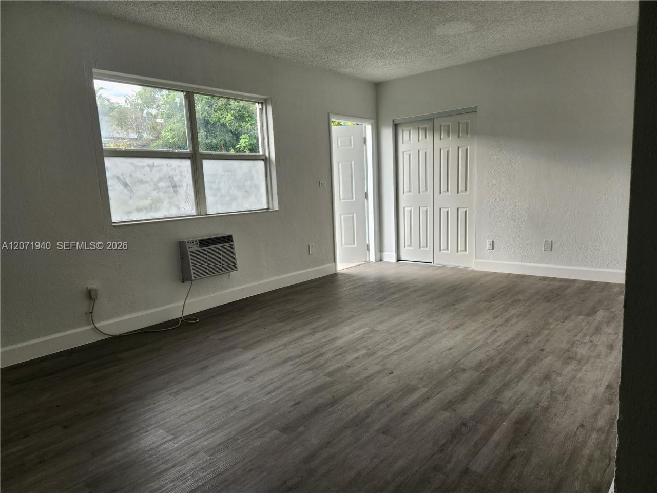 1239 Marseille Dr , Unit 4, Miami Beach, FL 33141 Photo