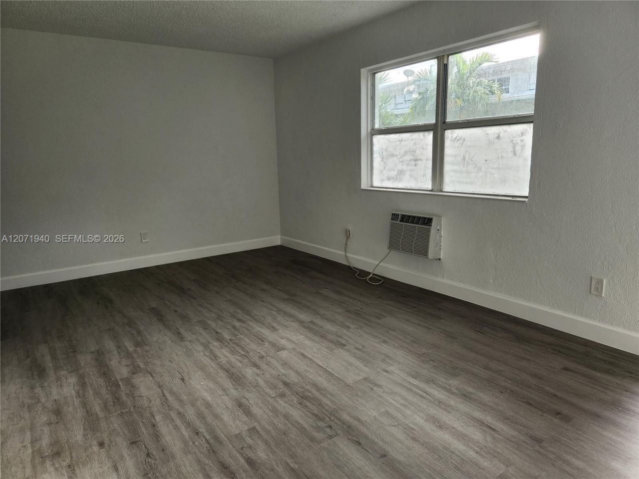 1239 Marseille Dr , Unit 4, Miami Beach, FL 33141 Photo