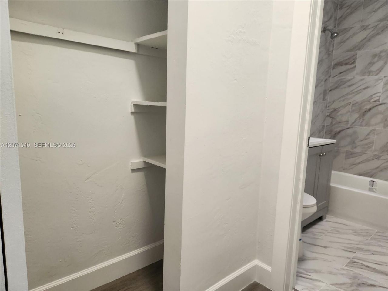 1239 Marseille Dr , Unit 4, Miami Beach, FL 33141 Photo