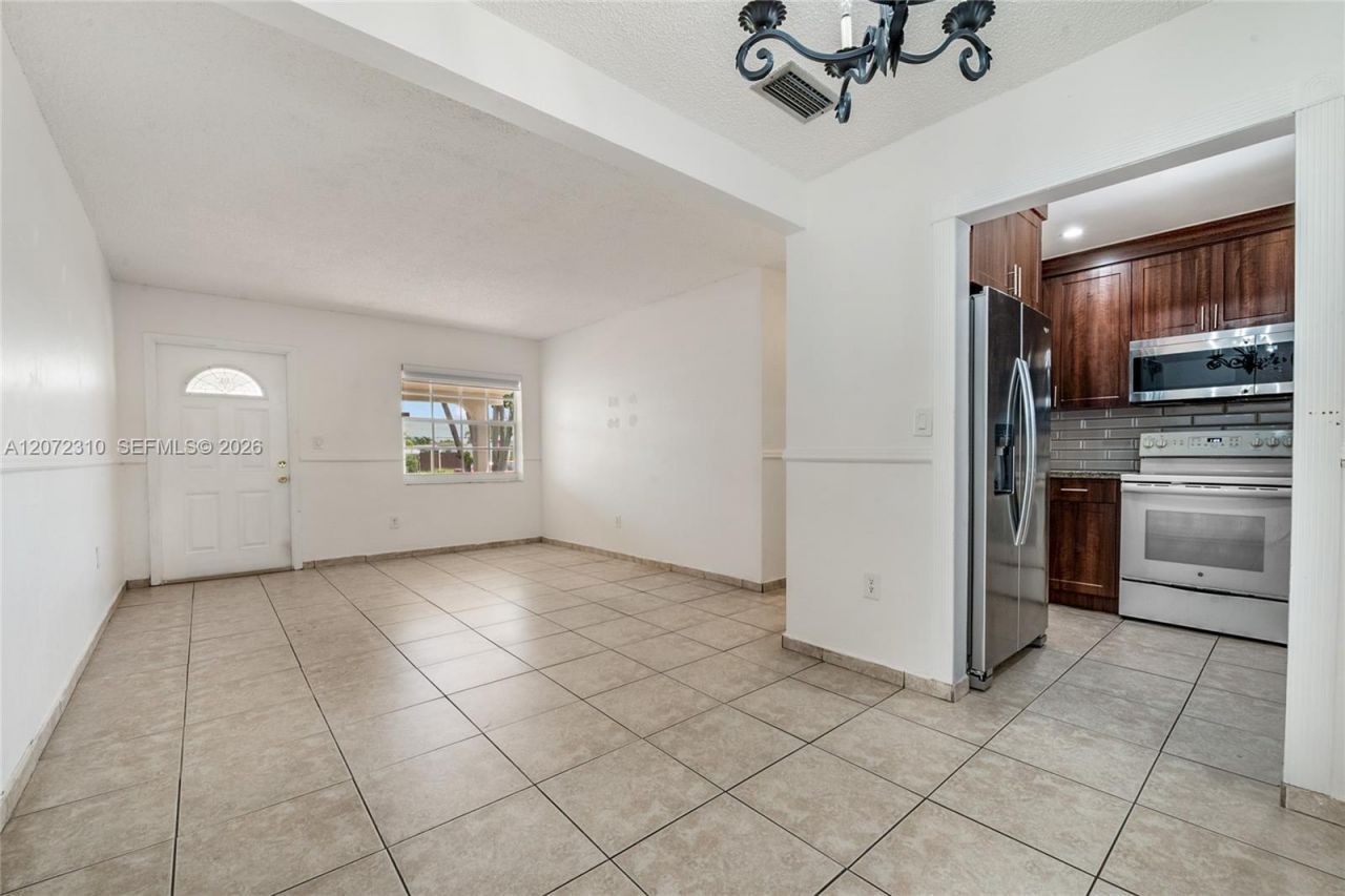 10240 SW 35th St, Miami, FL 33165 Photo