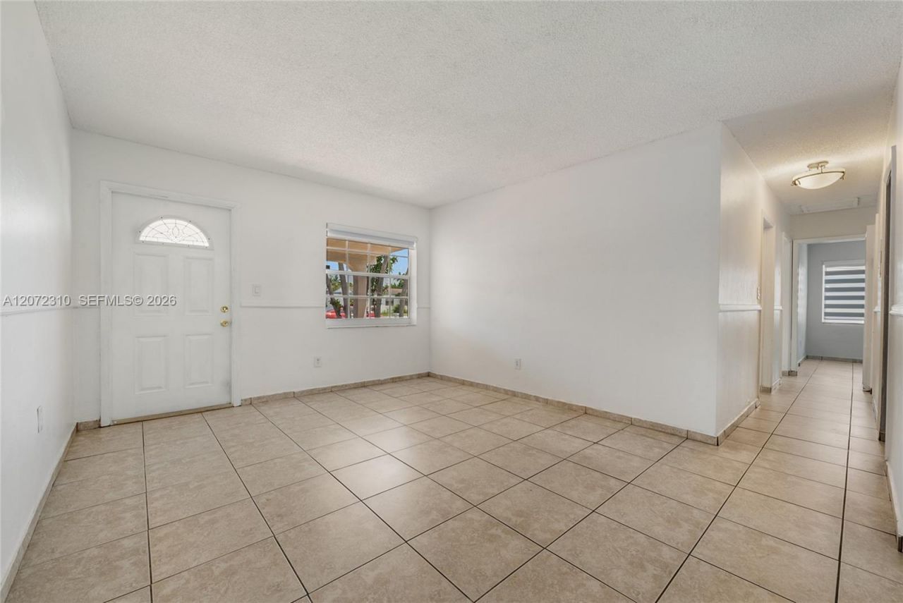 10240 SW 35th St, Miami, FL 33165 Photo