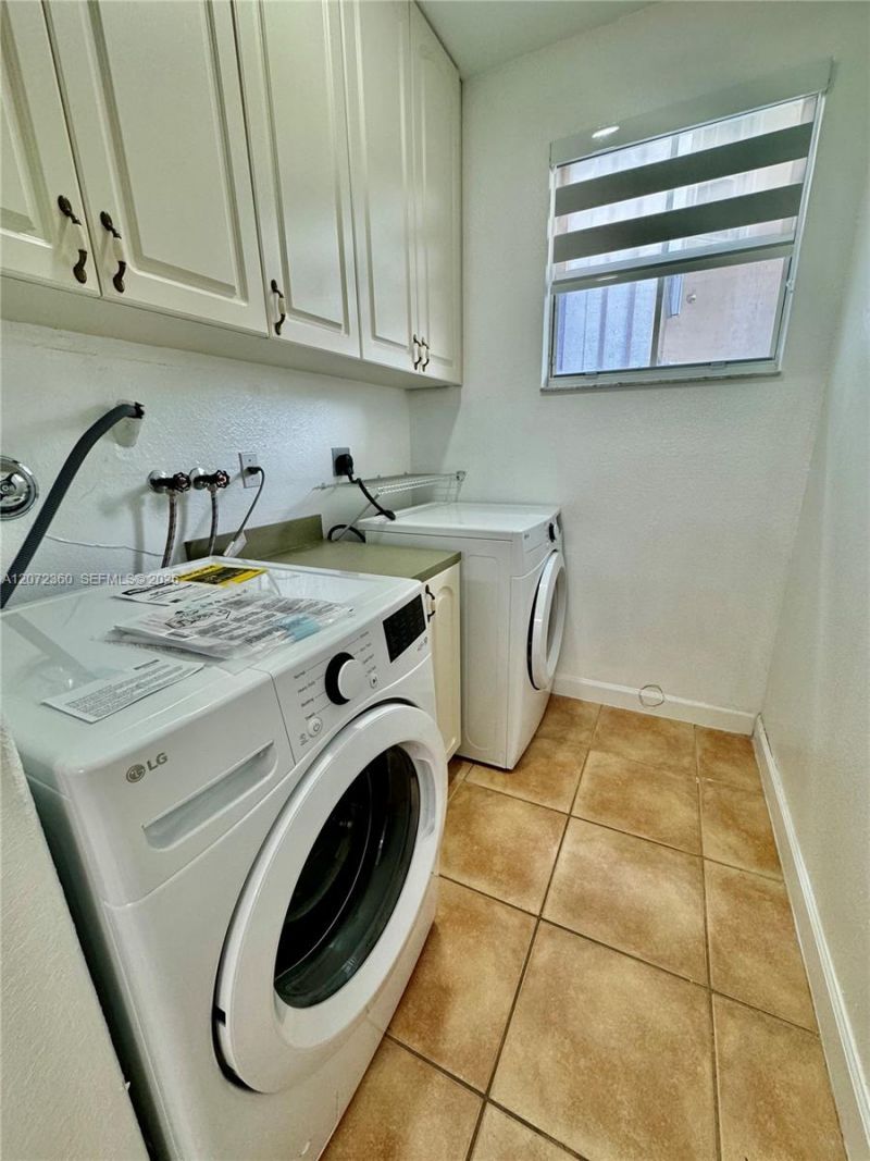 14974 SW 18th Ter , Miami, FL 33185 Photo