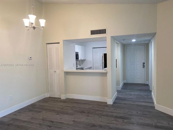 18725 NW 62nd Ave , Unit 111, Hialeah, FL 33015