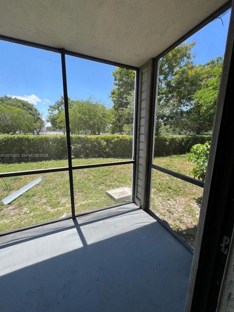 18725 NW 62nd Ave, Unit 111, Hialeah, FL 33015 Photo
