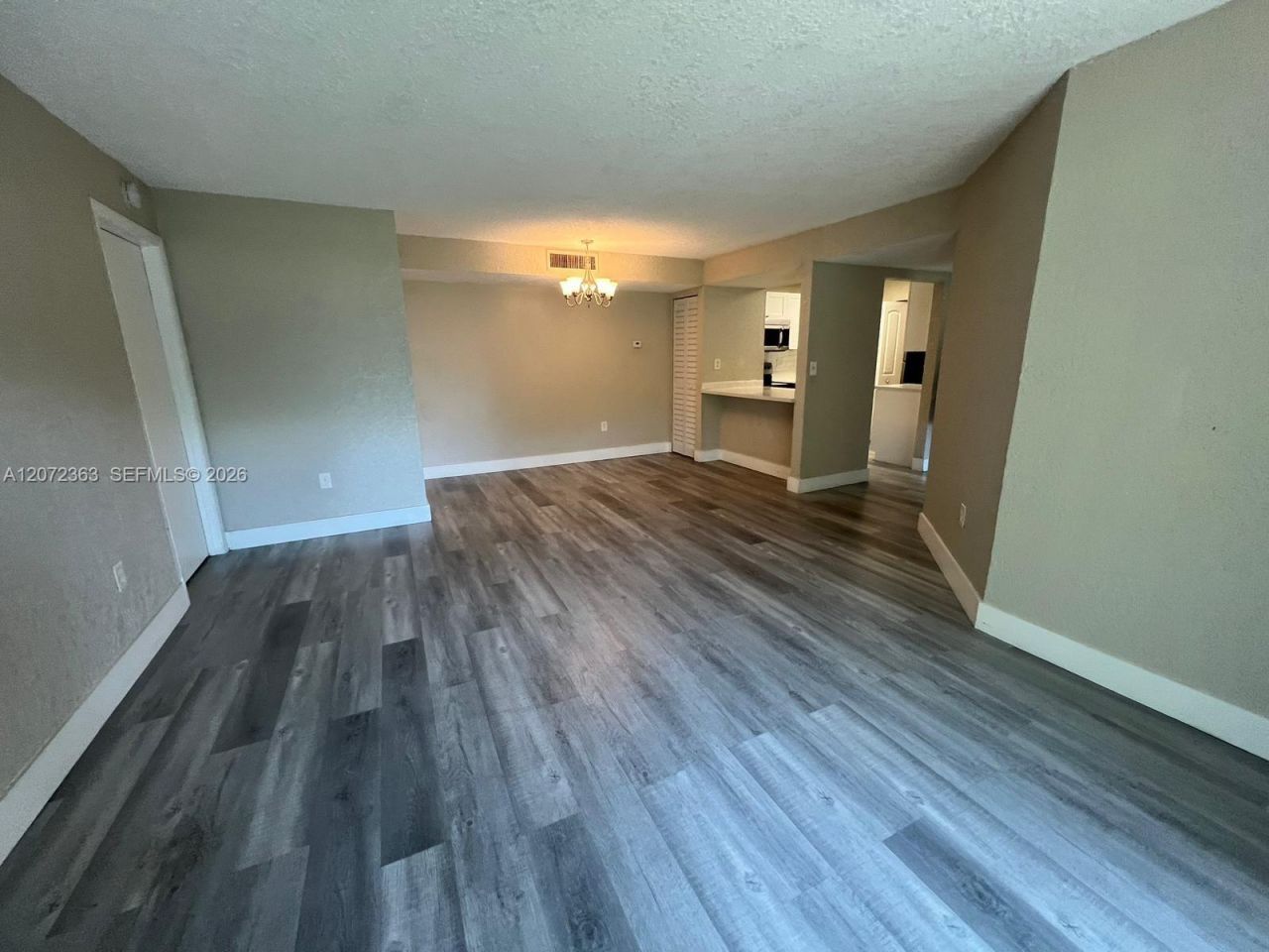 18725 NW 62nd Ave, Unit 111, Hialeah, FL 33015 Photo