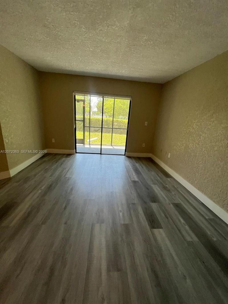 18725 NW 62nd Ave, Unit 111, Hialeah, FL 33015 Photo