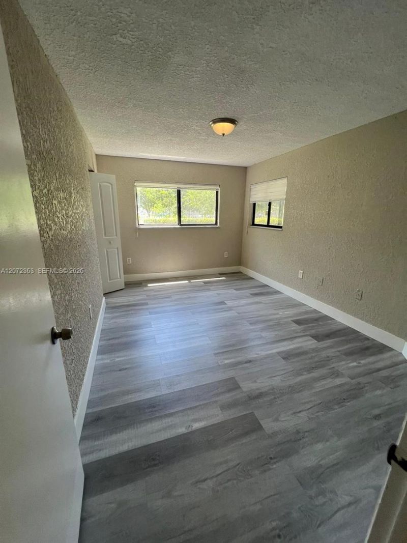 18725 NW 62nd Ave, Unit 111, Hialeah, FL 33015 Photo