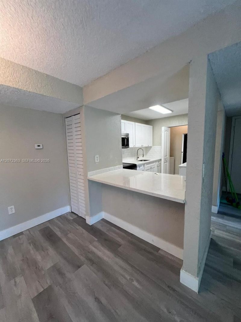 18725 NW 62nd Ave, Unit 111, Hialeah, FL 33015 Photo
