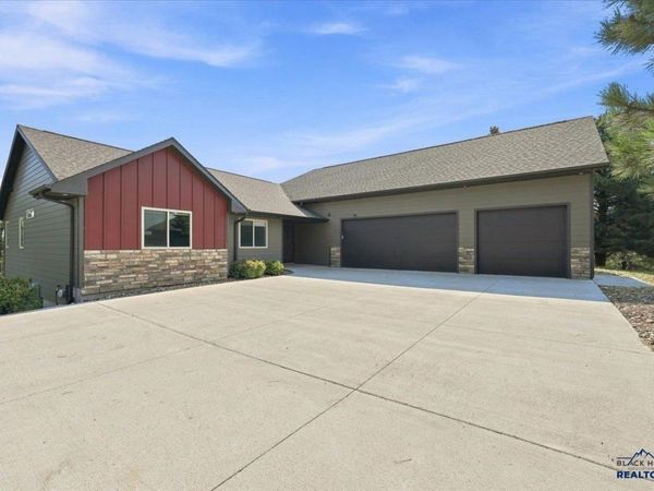 1532 TABLEROCK RD, Rapid City, SD 57701