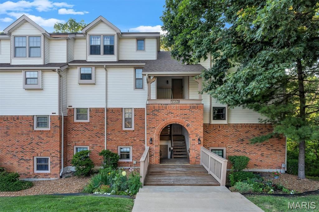 7021 Green Tee Court , Saint Louis, MO 63129 Main Photo