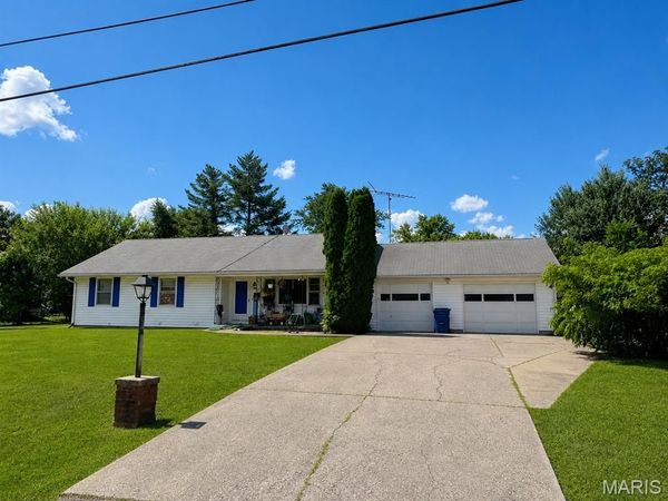 308 Southside Avenue , Warrenton, MO 63383