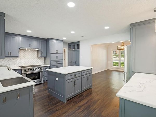 805 Crowley Road, Arlington, TX 76012