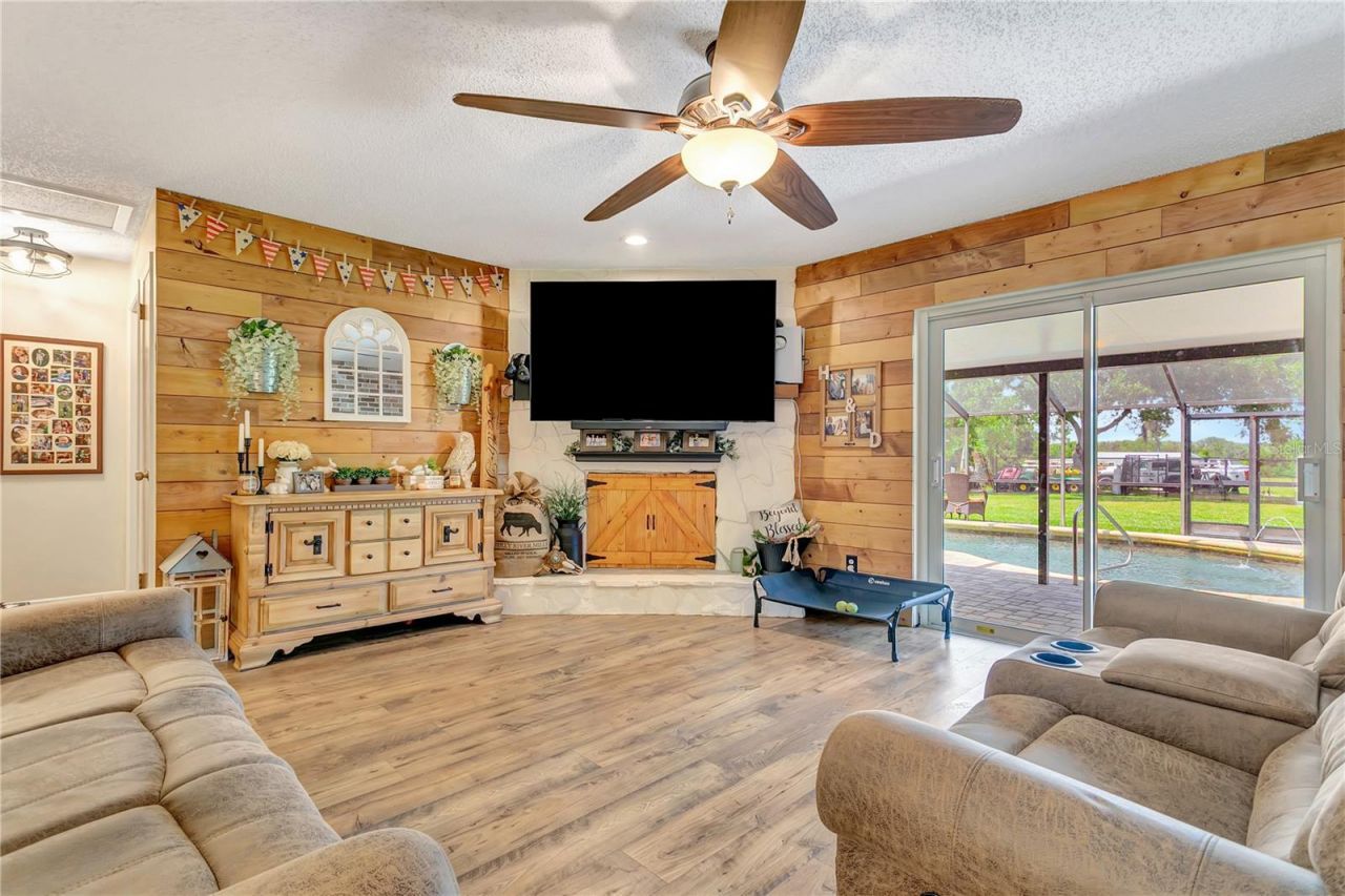 10710 Bill Tucker Road, Wimauma, FL 33598 Photo