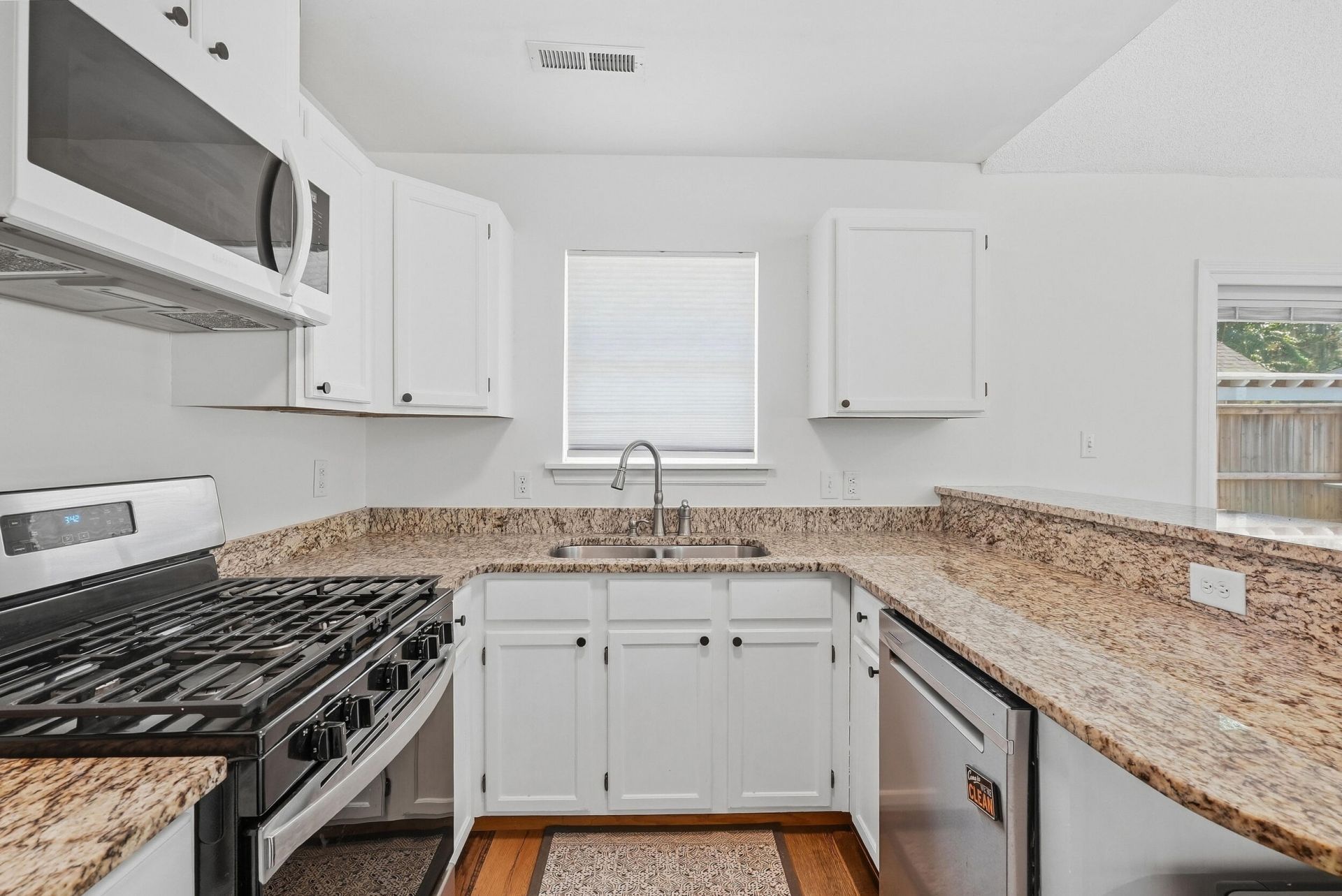 996 Nabors Drive Photo 6