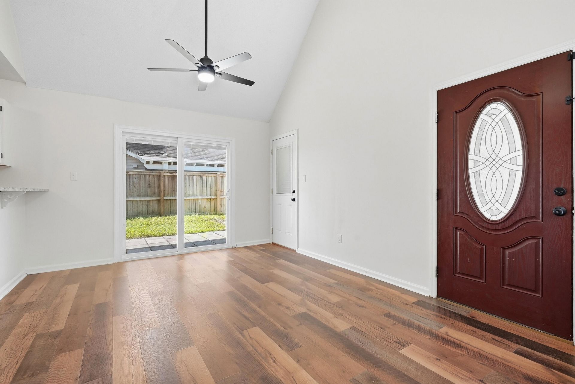 996 Nabors Drive Photo 9