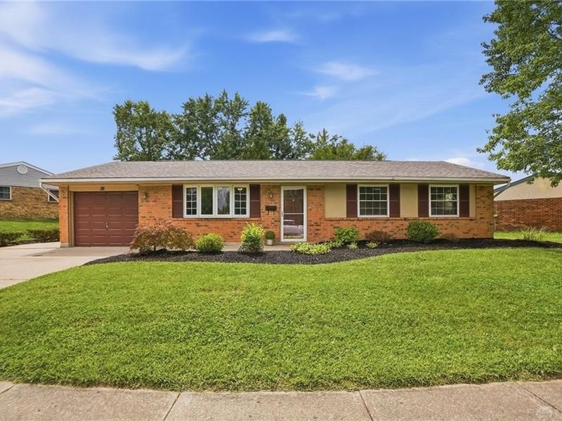 38 Grantwood Drive, West Carrollton, OH 45449 Photo 1
