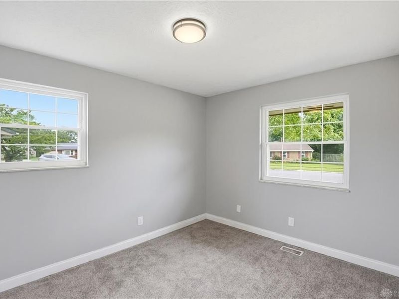 38 Grantwood Drive, West Carrollton, OH 45449 Photo 13